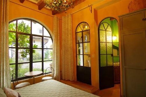 Casa De La Noche Bed & Breakfast