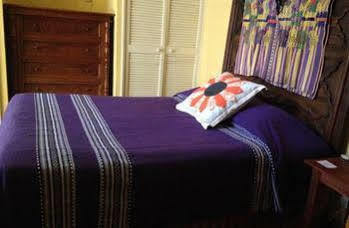 Casa De La Noche Bed & Breakfast 3*