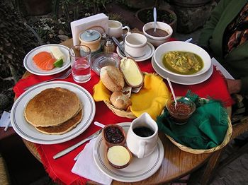 Casa De La Noche Bed & Breakfast